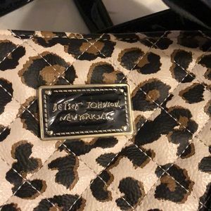 Hurricane Henri Sale —- leopard print Tote!